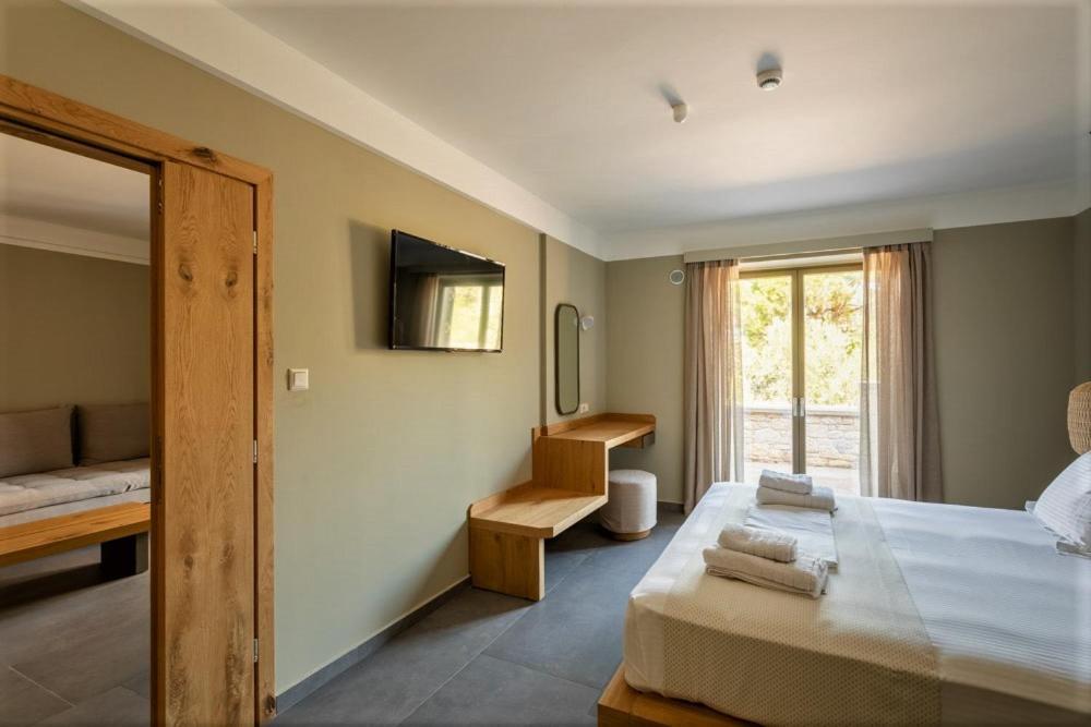 Diapori Suites Hotel كارداميلي المظهر الخارجي الصورة