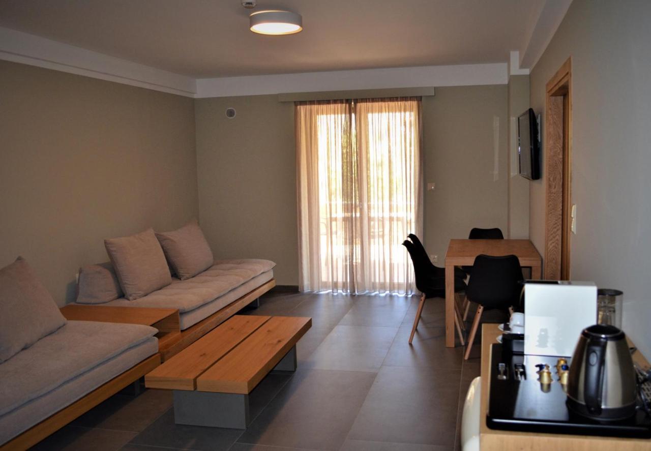 Diapori Suites Hotel كارداميلي المظهر الخارجي الصورة