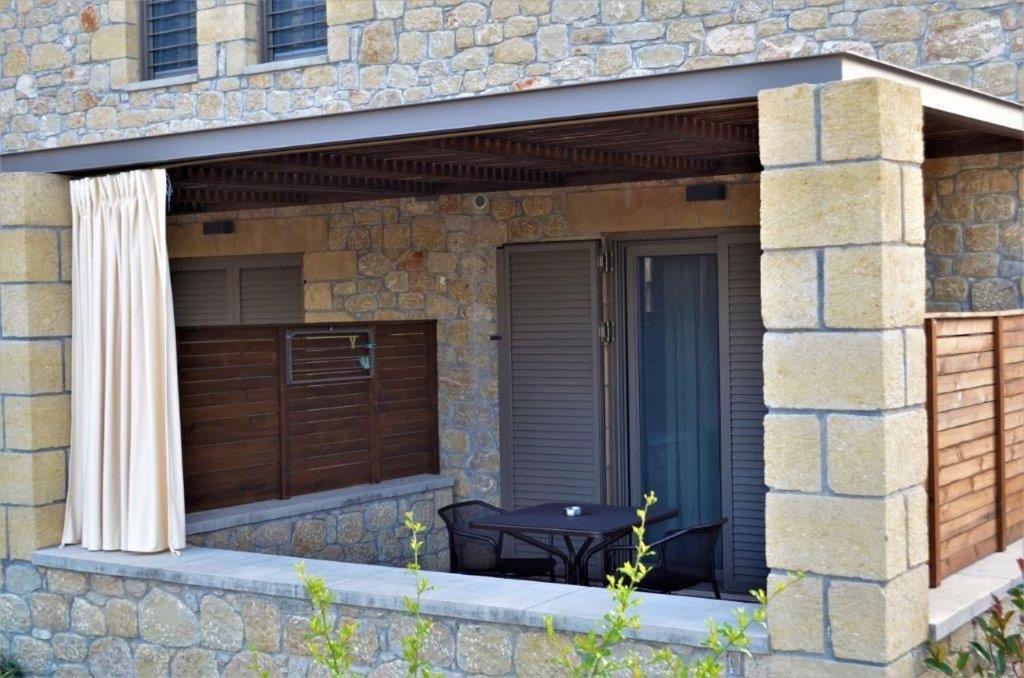 Diapori Suites Hotel كارداميلي الغرفة الصورة