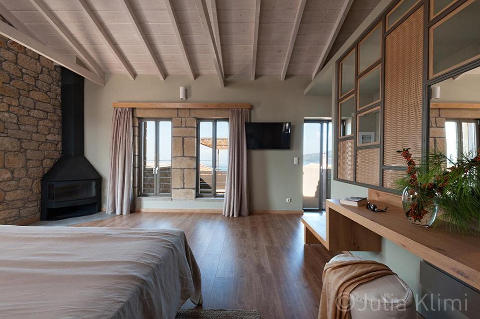 Diapori Suites Hotel كارداميلي الغرفة الصورة